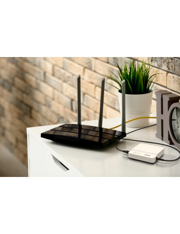 APC CP12036LI UPS-virtalähde 36 W