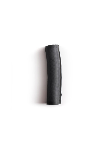 Multibrackets 2821 kaapelisuojus Musta