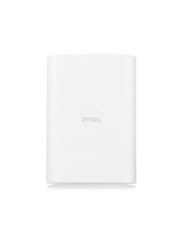 Zyxel Nebula FWA70 wireless router 2.5 Gigabit Ethernet 5G